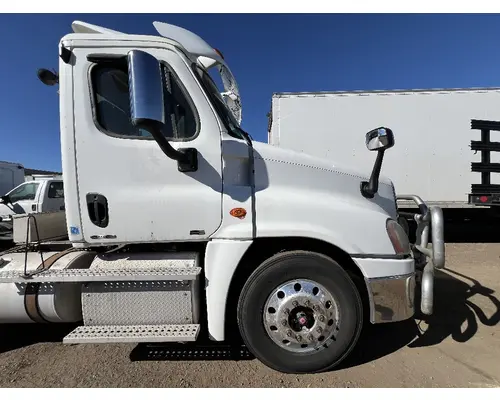 FREIGHTLINER CASCADIA Cab