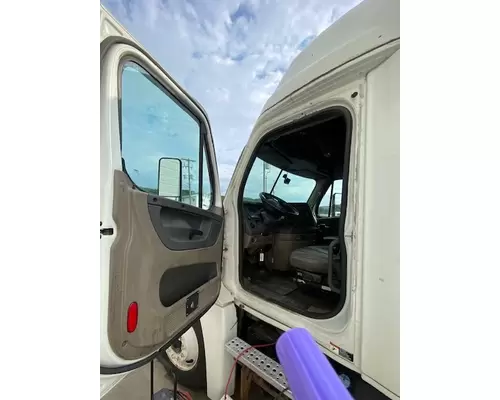 FREIGHTLINER CASCADIA Cab