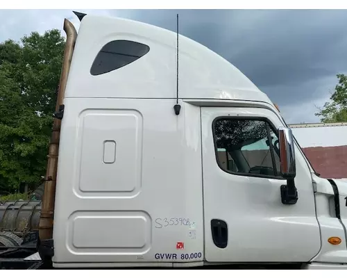 FREIGHTLINER CASCADIA Cab