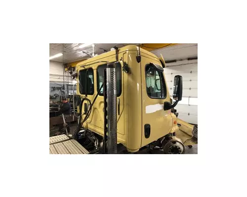 FREIGHTLINER CASCADIA Cab