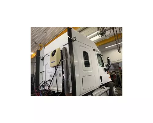 FREIGHTLINER CASCADIA Cab