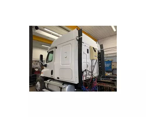 FREIGHTLINER CASCADIA Cab