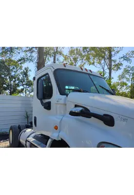 FREIGHTLINER CASCADIA Cab