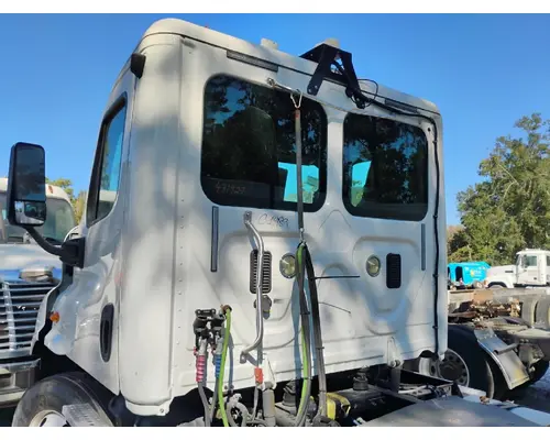 FREIGHTLINER CASCADIA Cab