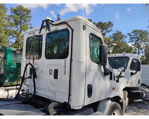 FREIGHTLINER CASCADIA Cab