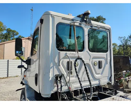 FREIGHTLINER CASCADIA Cab