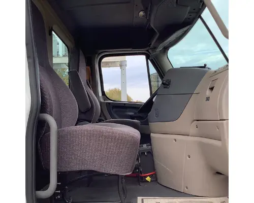 FREIGHTLINER CASCADIA Cab