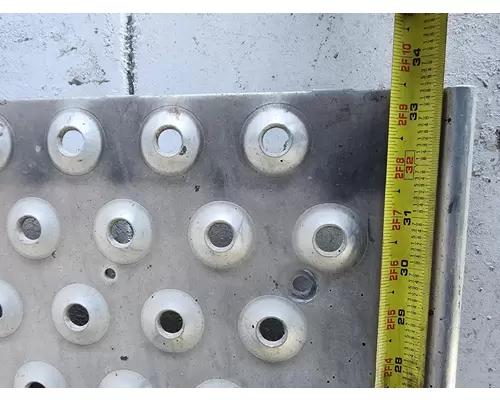 FREIGHTLINER CASCADIA Catwalk  Deckplate
