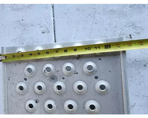 FREIGHTLINER CASCADIA Catwalk  Deckplate
