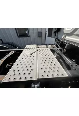 FREIGHTLINER CASCADIA Catwalk/Deckplate