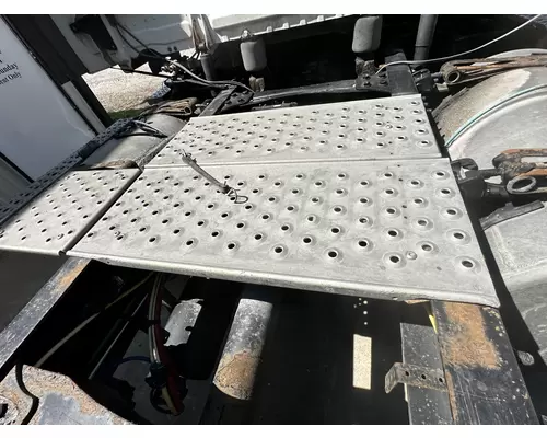 FREIGHTLINER CASCADIA CatwalkDeckplate