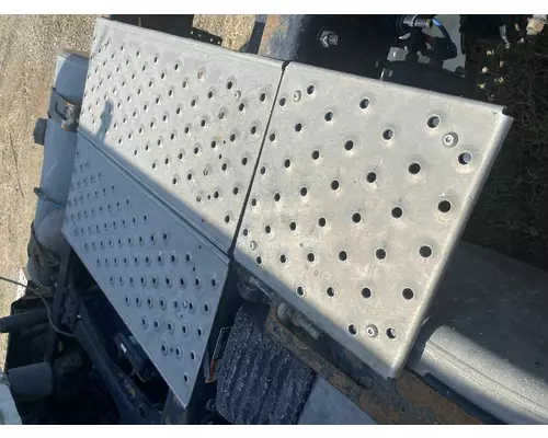 FREIGHTLINER CASCADIA CatwalkDeckplate