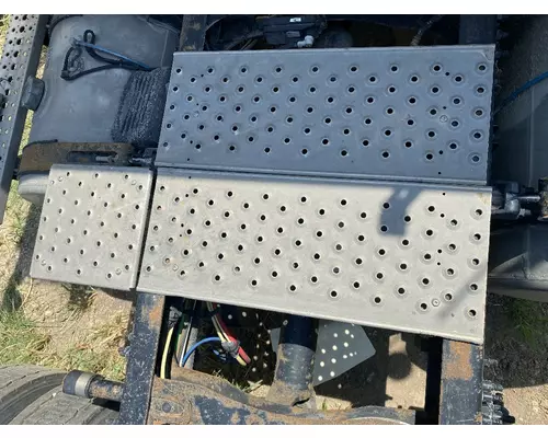 FREIGHTLINER CASCADIA CatwalkDeckplate