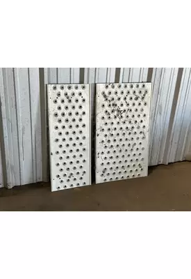 FREIGHTLINER CASCADIA Catwalk/Deckplate