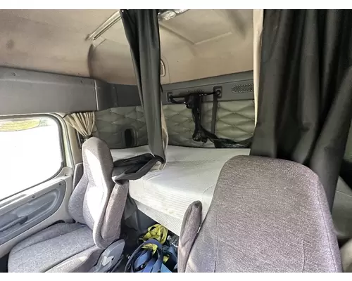 FREIGHTLINER CASCADIA Complete Vehicle