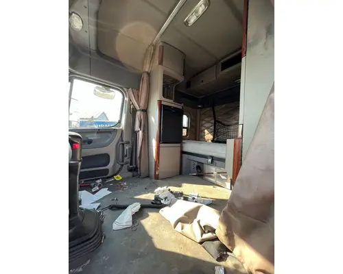 FREIGHTLINER CASCADIA Complete Vehicle