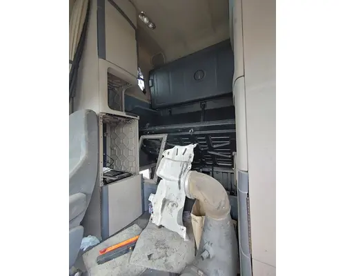 FREIGHTLINER CASCADIA Complete Vehicle