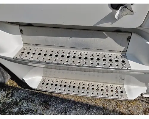 FREIGHTLINER CASCADIA Complete Vehicle