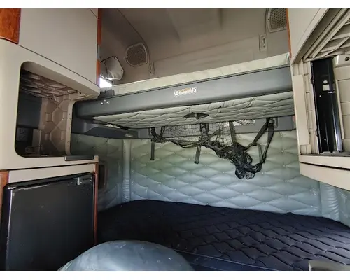 FREIGHTLINER CASCADIA Complete Vehicle