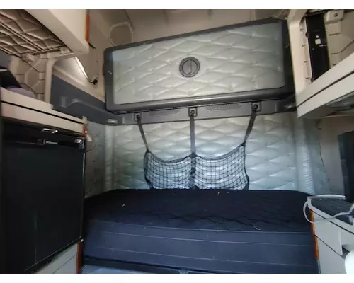 FREIGHTLINER CASCADIA Complete Vehicle