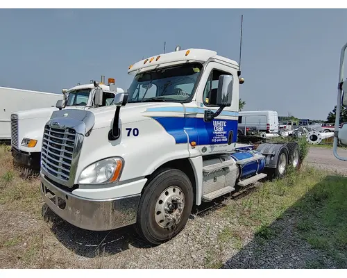 FREIGHTLINER CASCADIA Complete Vehicle