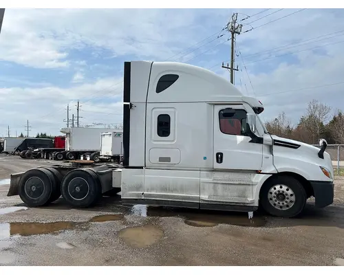FREIGHTLINER CASCADIA Complete Vehicle