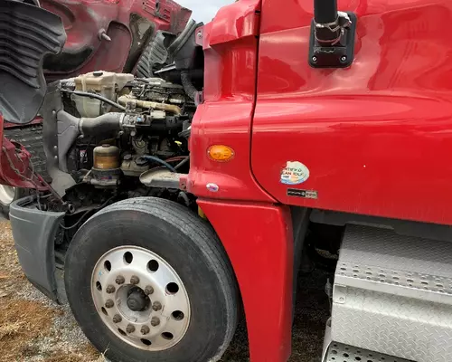 FREIGHTLINER CASCADIA Cowl