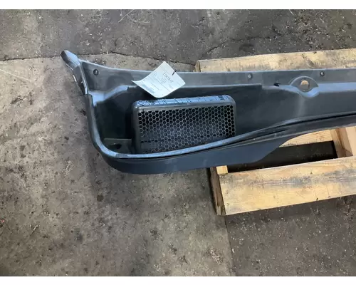 FREIGHTLINER CASCADIA Cowl