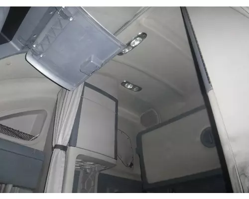 FREIGHTLINER CASCADIA Curtains and Window Coverings