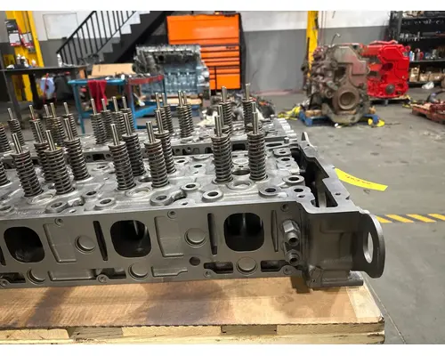 FREIGHTLINER CASCADIA Cylinder Head