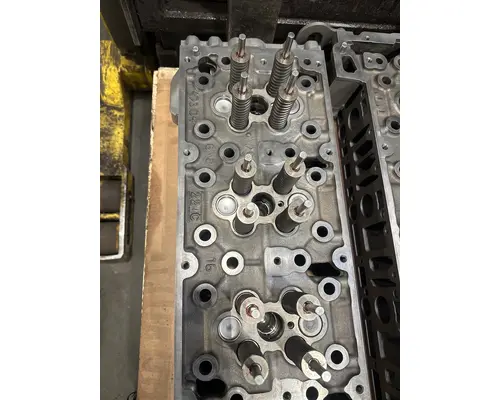 FREIGHTLINER CASCADIA Cylinder Head