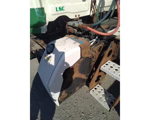 FREIGHTLINER CASCADIA DEF TANK