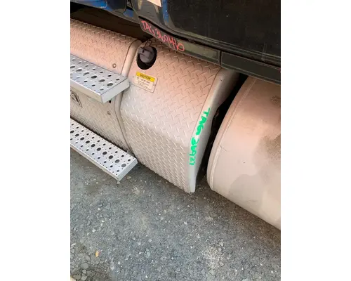 FREIGHTLINER CASCADIA DEF TANK