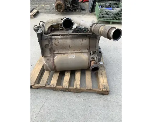 FREIGHTLINER CASCADIA DEF TANK