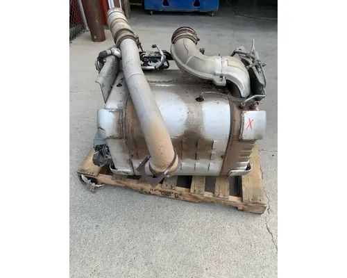 FREIGHTLINER CASCADIA DEF TANK