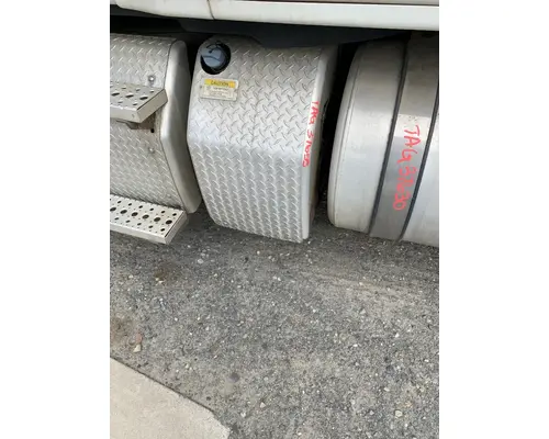 FREIGHTLINER CASCADIA DEF TANK