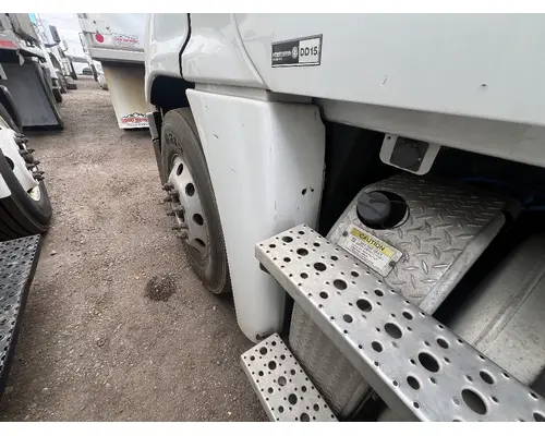FREIGHTLINER CASCADIA DEF Tank2