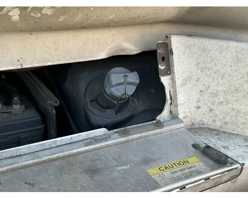 FREIGHTLINER CASCADIA DEF Tank