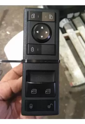 FREIGHTLINER CASCADIA DOOR ELECTRICAL SWITCH