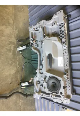FREIGHTLINER CASCADIA DOOR-FRONT