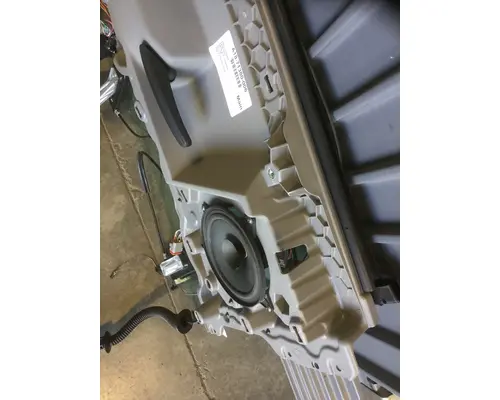 FREIGHTLINER CASCADIA DOOR-FRONT