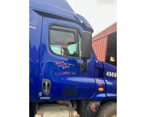 FREIGHTLINER CASCADIA DOOR-FRONT