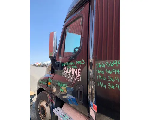 FREIGHTLINER CASCADIA DOOR-FRONT