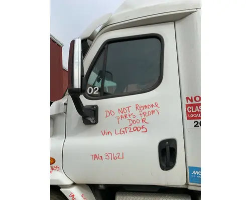 FREIGHTLINER CASCADIA DOOR-FRONT