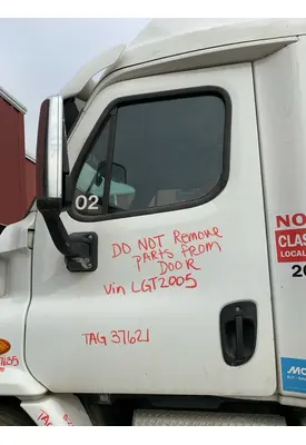 FREIGHTLINER CASCADIA DOOR-FRONT