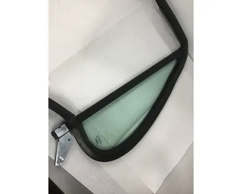 FREIGHTLINER CASCADIA DOOR VENT GLASS