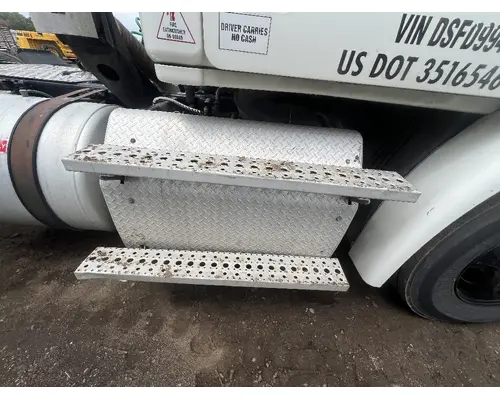 FREIGHTLINER CASCADIA DPF (Diesel Particulate Filter)