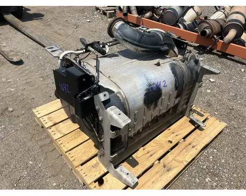 FREIGHTLINER CASCADIA DPF (Diesel Particulate Filter)