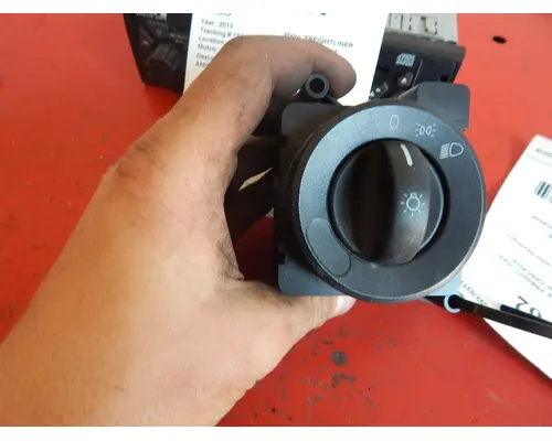 FREIGHTLINER CASCADIA Dash  Console Switch