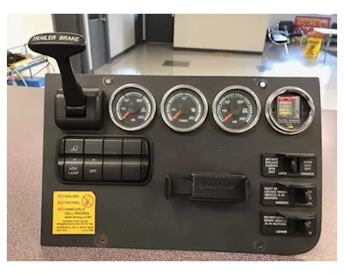 FREIGHTLINER CASCADIA Dash Panel